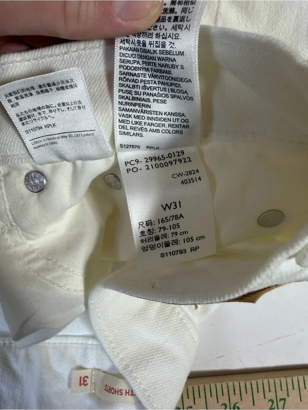NWT 31 Levi’s Classic mid length shorts White Shorts - Picture 15 of 16